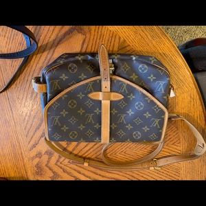 Louis Vuitton monogram purse